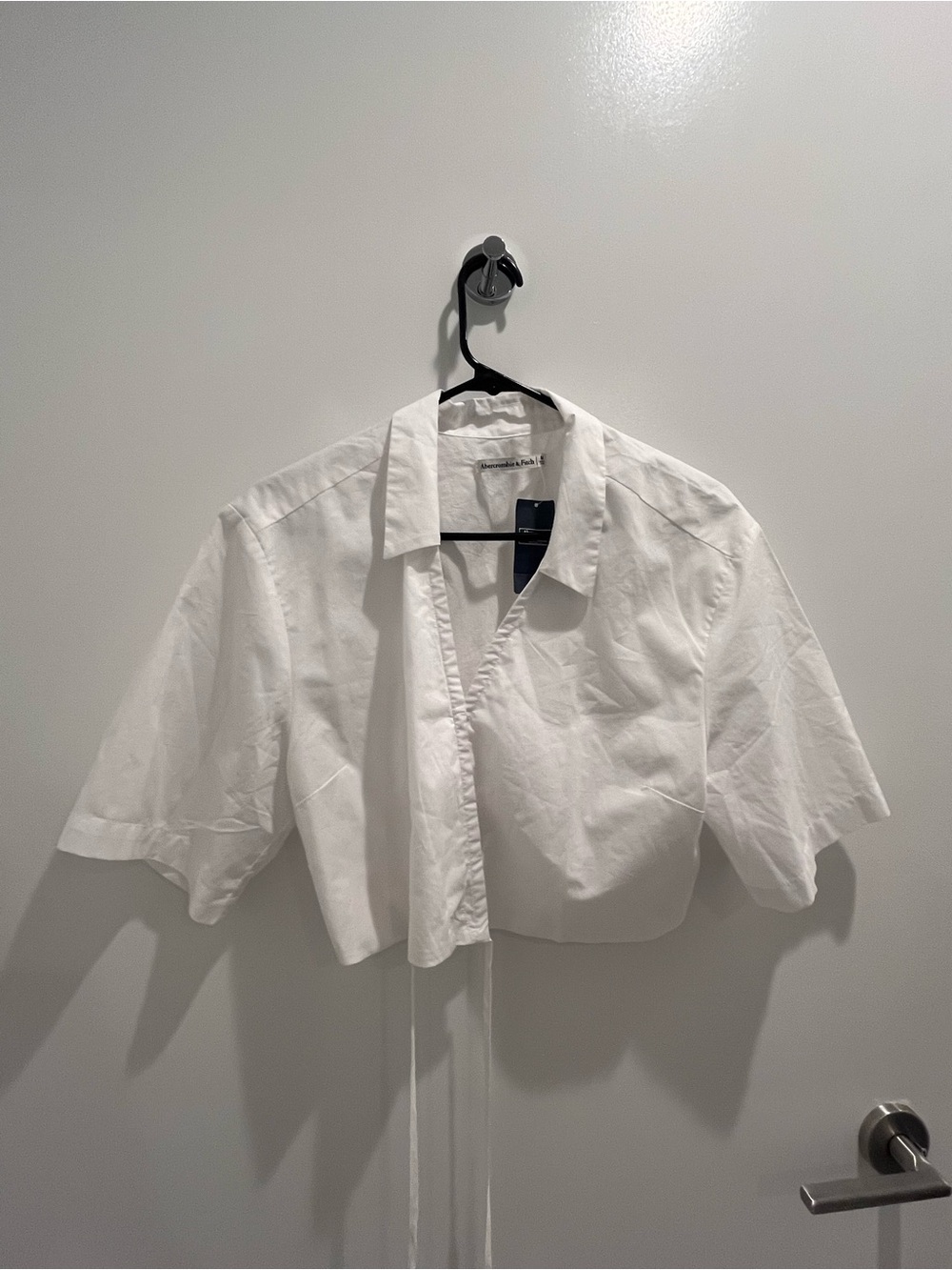 Abercrombie & Fitch White Cropped Button-Front Shirt
